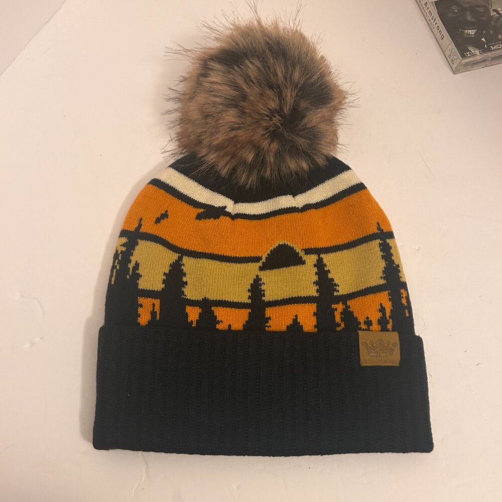 NWOT Crown Mountain Sunset Beanie – Faux Fur Pom – Knit Winter Hat - Picture 2 of 6